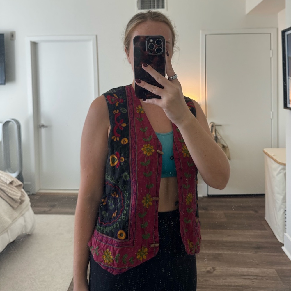Colorful Embroidered Vest - Picture 2 of 4